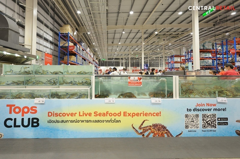 Tops CLUB introduces “Live Seafood Tank”, a parade of supersize seafood from around the world in a 15m-long tank, the largest in Thailand, presenting another level of shopping at great prices