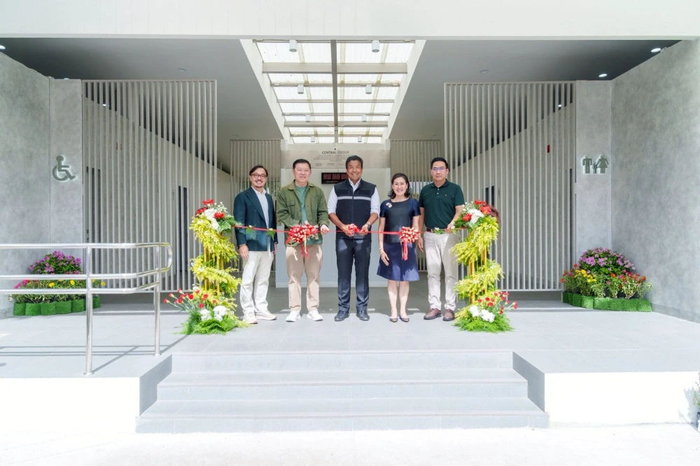 ห้างเซ็นทรัล และห้างโรบินสัน ในเครือเซ็นทรัล รีเทล รับมอบประกาศเกียรติคุณ และเครื่องหมายเชิดชูเกียรติในฐานะองค์กรผู้ทำประโยชน์แก่กรุงเทพมหานคร สานต่อพันธกิจพัฒนาเมืองน่าอยู่ร่วมดูแลสังคมไทยอย่างยั่งยืน