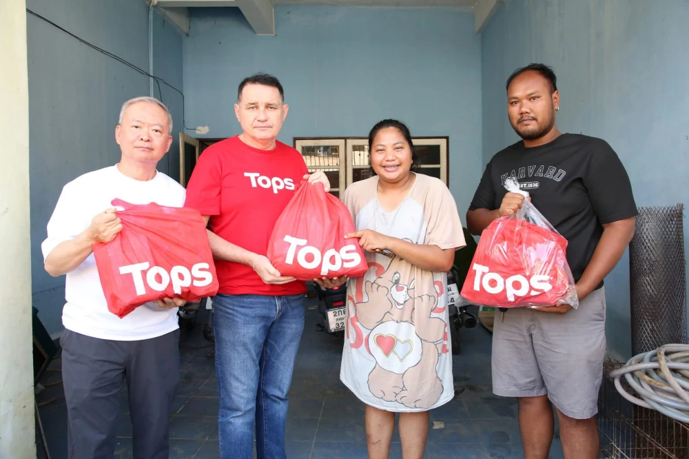 เซ็นทรัล รีเทล ระดมพลัง “ฟู้ดอีโคซิสเต็ม” ท็อปส์ – โก โฮลเซลล์  ส่งอาหาร-ครัวกลาง-ถุงยังชีพ ลงพื้นที่ภาคใต้ต่อเนื่อง  บรรเทาวิกฤตน้ำท่วมอย่างเร่งด่วน