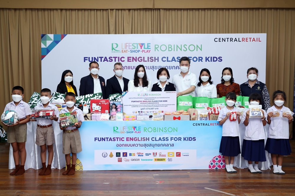 Robinson Lifestyle and Robinson Thalang together launch a pioneer project ‘Funtastic English Class: Designing New Fun for the Whole Class’