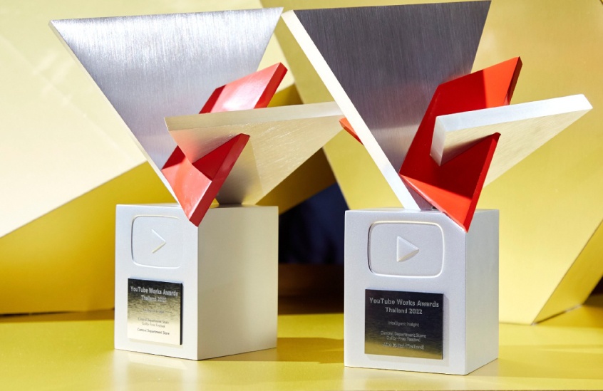 Central Department Store wins Best Intelligent Insight at YouTube Works Awards Thailand 2022 for 'Central Black Midnight Sale: Guilty-Free Festival' campaign.